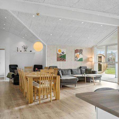 Beautiful Home In Tarm With Sauna ภายนอก รูปภาพ