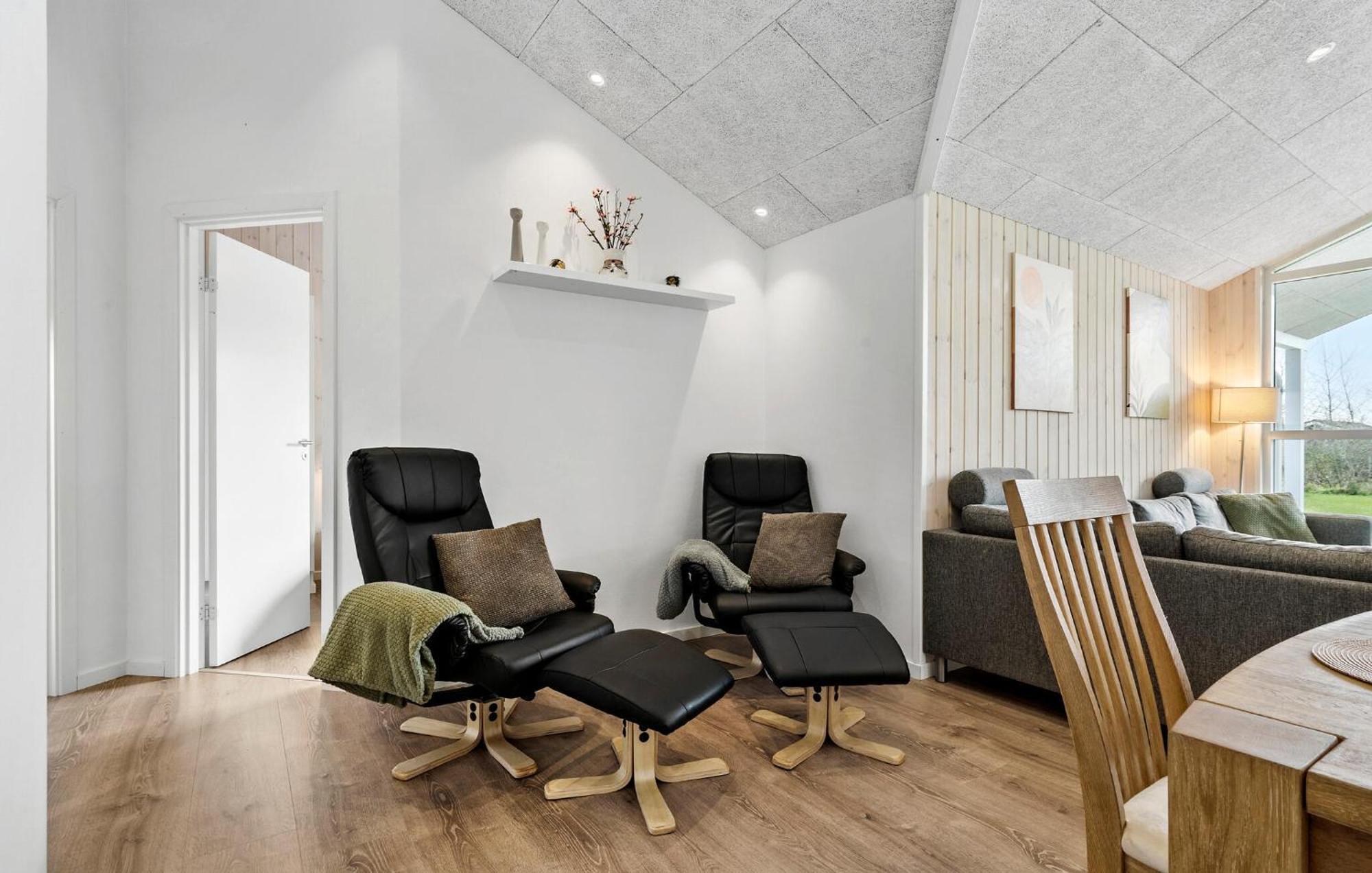Beautiful Home In Tarm With Sauna ภายนอก รูปภาพ