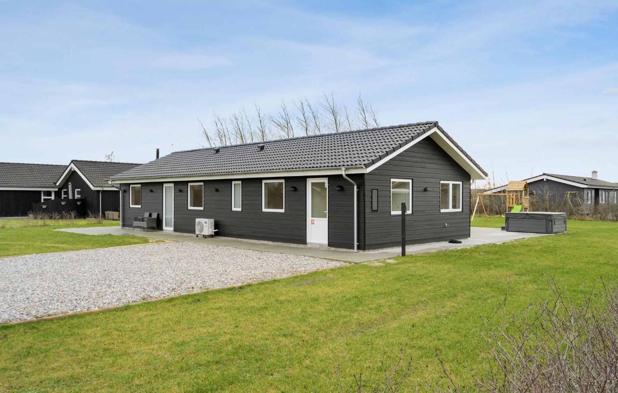 Beautiful Home In Tarm With Sauna ภายนอก รูปภาพ